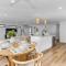 Upper Lvl Boyd-3 Bedroom Sunny Coastal