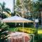 The Crest Apartments - Main Beach