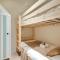 Huswell - Luxurious two bedroom with lateral seaview