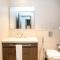 HomesGetaway - Sophisticated 3BR with Maids Room in Downtown