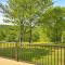 Pickleball Court and Fire Pit Milton Cabin!