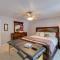Layton CabinandSpa with Private Sauna and Hot Tub!