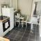 Beautiful, 1 Bedroom Cottage