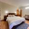 Tourist Hotel 10 minutes walking distance from the mall