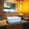 StayVistas The Tavern At Canary Farms - Mountain-View Luxury Mansion with Infinity Pool, Jacuzzi & Games Zone