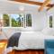Piha - City Escape, Piha Holiday Home