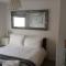 Luxury lower ground floor apartment walled area