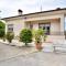 Lovely Apartment In Camaiore