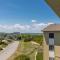 Lighthouse Point 9C