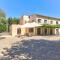 Villa Mas by Villa Plus