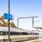 Cozy Hommee In Between CBD & Airport - Free Parking & Self Check-In