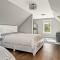 Wine Country Modern Farmhouse With Heated Pool, Hot Tub, Cybertruck