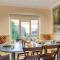 5 Bed in Thornham KT086