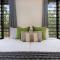 Reef Villa - A Sprawling Waterfront Oasis