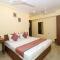 Pinaki Comfort Stay, Vile Parle