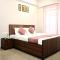 Pinaki Comfort Stay, Vile Parle