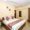 Pinaki Comfort Stay, Vile Parle