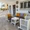 Makenzy Mermaid 2 Bedroom Apartment