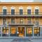 Urban Oasis 4BD House close to FQ & City Hot Spots