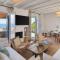 Villa Lara - Stylish Retreat with Beach Access