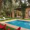 Lankah - Authentic villa with private heated pool close to city center
