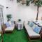 Town Centre Oasis with Two Hot Tubs