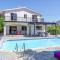 Villa Nicola by Villa Plus