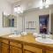 4027 Bluff