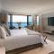 La Jolla Cove Suites