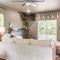 Greers Ferry Lake Retreat Game Room and Fire Pit!