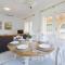 Villa Nectar Blanco by Villa Plus