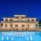 Petra Luxury Rooms and Apartments - Korinthos