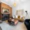 Velvet Cottage - Couples City Escape with Courtyard