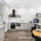 Velvet Cottage - Couples City Escape with Courtyard