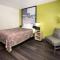 Super 8 by Wyndham South Boston VA