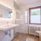 Ferienwohnpark Immenstaad am Bodensee Zwei-Zimmer-Apartment 53 01