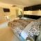 Apartment with garden Hanja