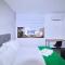 Incrível sala e quarto com varanda em Ipanema