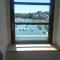 Confort moderne à Sauzon avec vue sur port, accessible PMR, wifi, linge inclus - FR-1-418-184