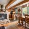 Chateau Roaring Fork 22, Mountain Chic 4-Bedroom Condo on Roaring Fork River – Walk to Downtown Aspen