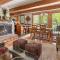 Chateau Roaring Fork 22, Mountain Chic 4-Bedroom Condo on Roaring Fork River – Walk to Downtown Aspen