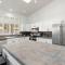 Entertainer's DREAM! 7 bedroom/4 bath w HEATED POOL & SPA (SLEEPS 16)