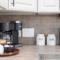 Entertainer's DREAM! 7 bedroom/4 bath w HEATED POOL & SPA (SLEEPS 16)