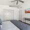 Entertainer's DREAM! 7 bedroom/4 bath w HEATED POOL & SPA (SLEEPS 16)