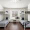 Entertainer's DREAM! 7 bedroom/4 bath w HEATED POOL & SPA (SLEEPS 16)