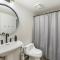 Entertainer's DREAM! 7 bedroom/4 bath w HEATED POOL & SPA (SLEEPS 16)