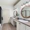 Entertainer's DREAM! 7 bedroom/4 bath w HEATED POOL & SPA (SLEEPS 16)