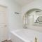 Entertainer's DREAM! 7 bedroom/4 bath w HEATED POOL & SPA (SLEEPS 16)