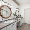 Entertainer's DREAM! 7 bedroom/4 bath w HEATED POOL & SPA (SLEEPS 16)