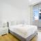 Liverpool 3Br Apt near Train Shop Hospital 8ppl